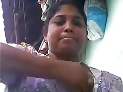 VID-20180623-PV0001-Vikravandi (IT) Tamil 37 yrs old married hot and sexy housewife aunty Mrs. Eswari showing her boobs sex porn video-1
